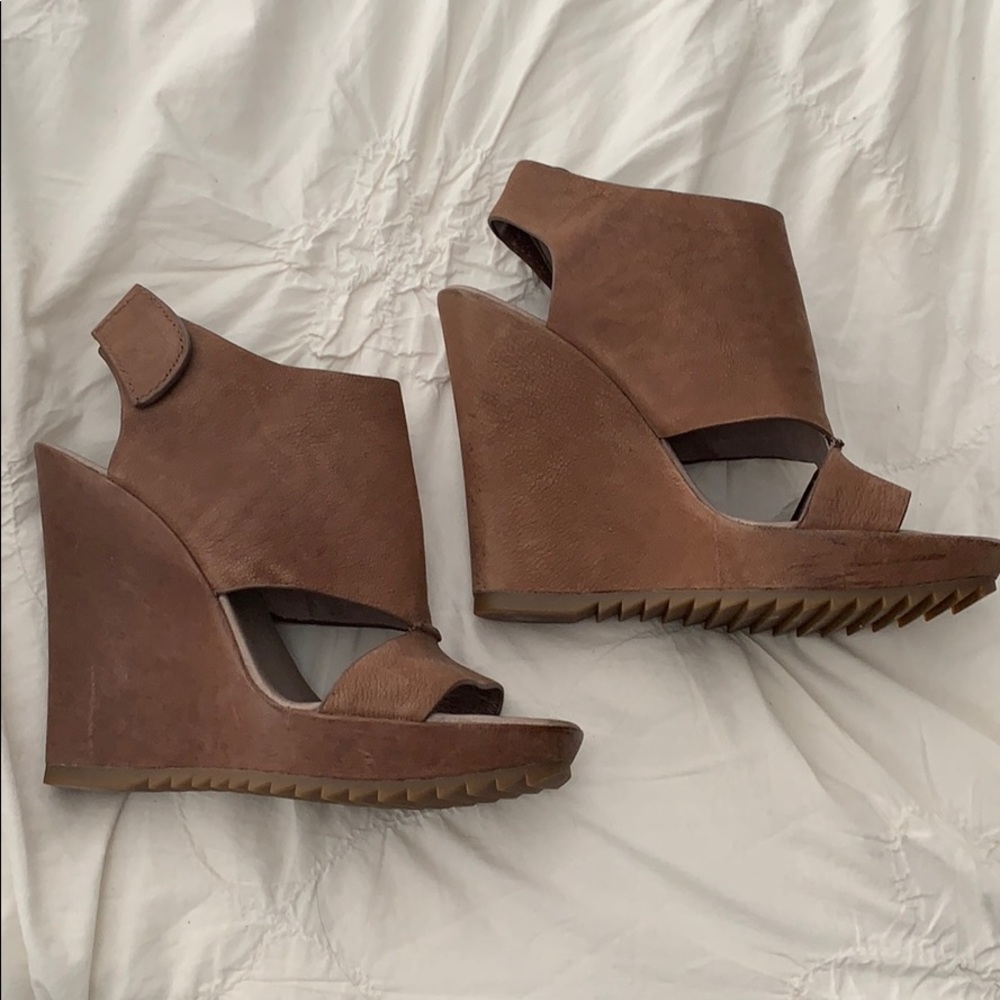Vince Camuto wedges